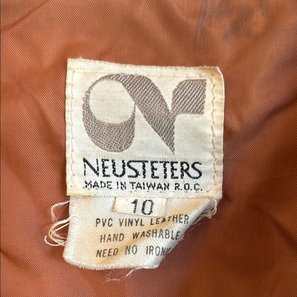 VINTAGE Brown Faux Leather Belted Shirt Jacket Size SMALL MEDIUM Pearl Snap 70s - Picture 3 of 17